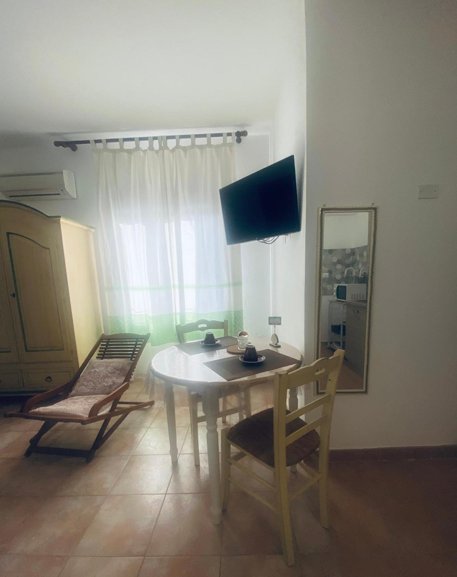 Bed And Breakfast Le Petunie Bari Sardo Kültér fotó