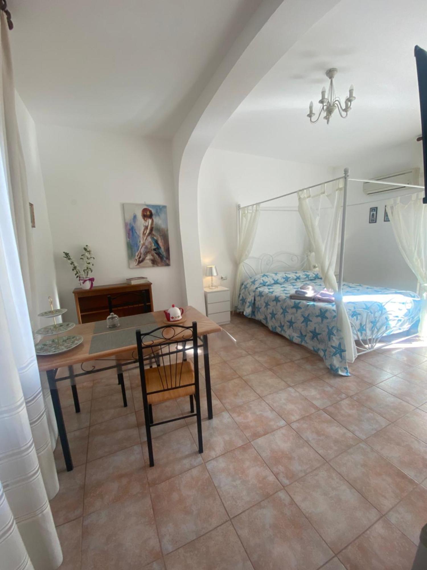 Bed And Breakfast Le Petunie Bari Sardo Kültér fotó