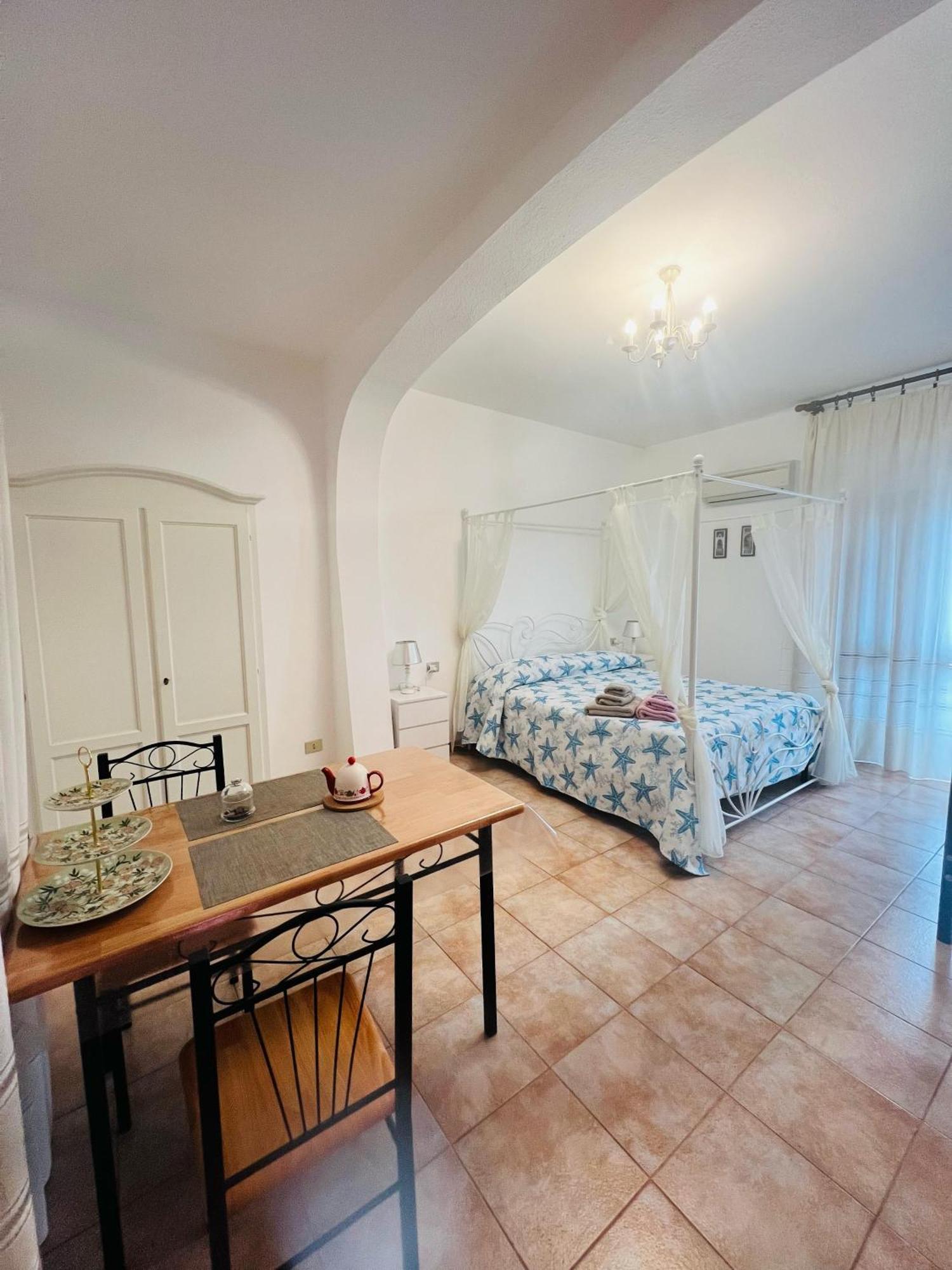 Bed And Breakfast Le Petunie Bari Sardo Kültér fotó