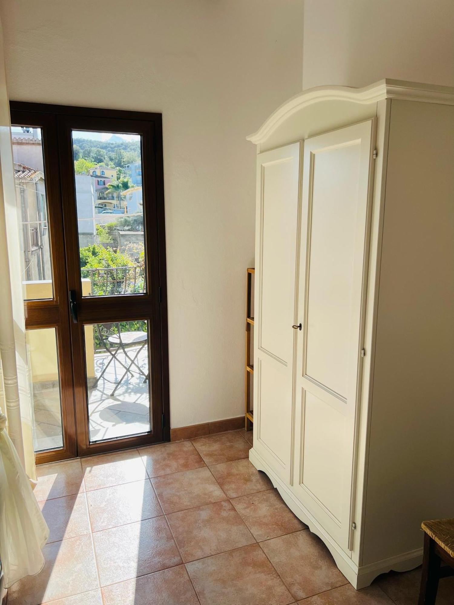 Bed And Breakfast Le Petunie Bari Sardo Kültér fotó