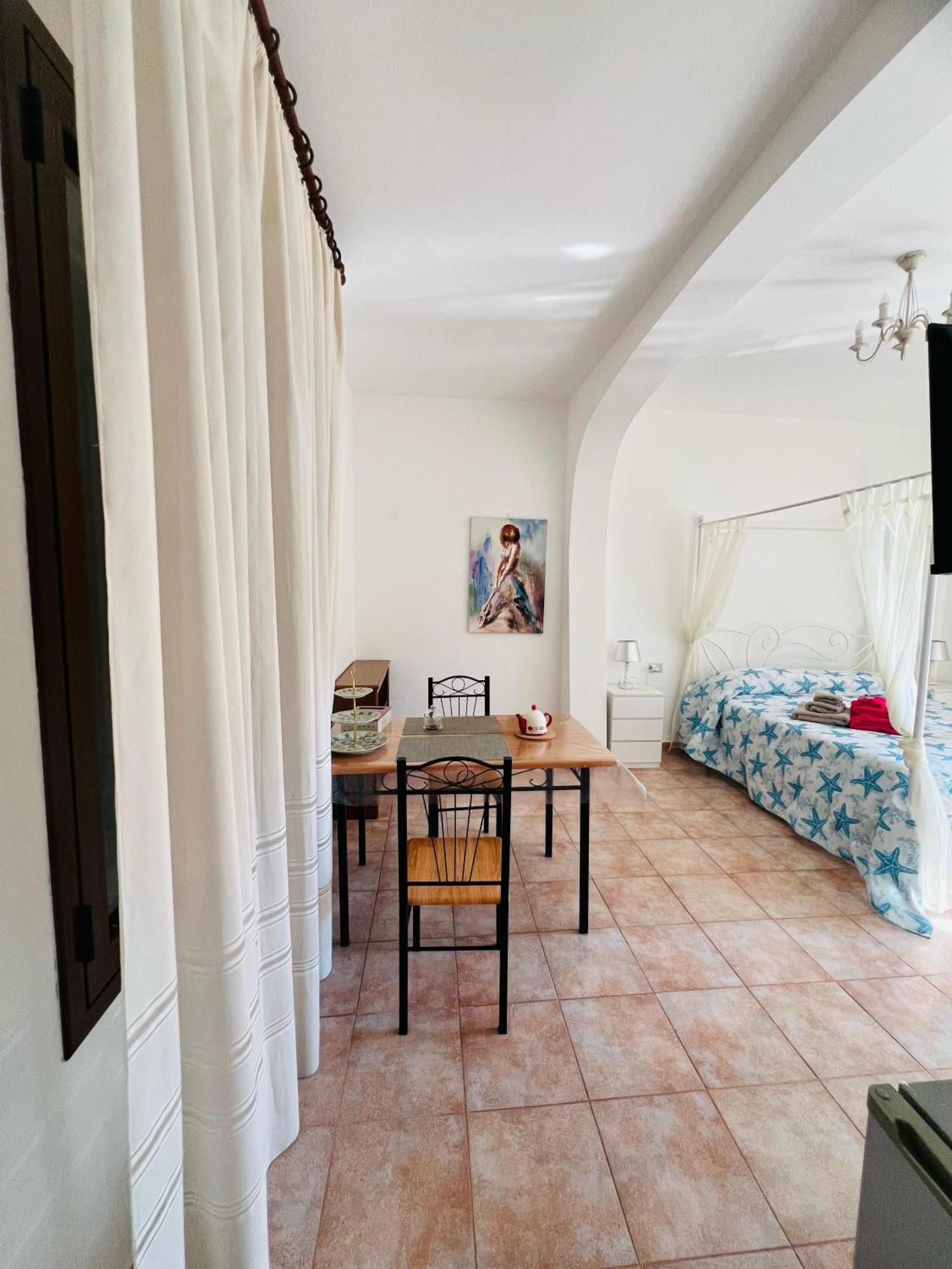 Bed And Breakfast Le Petunie Bari Sardo Kültér fotó