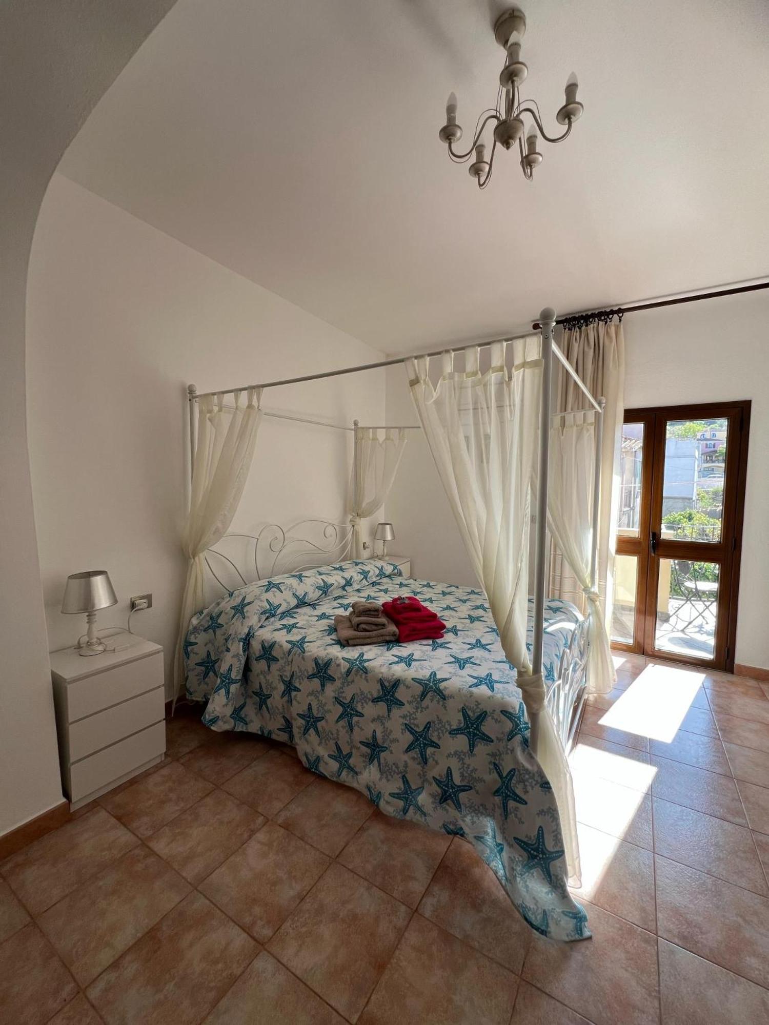Bed And Breakfast Le Petunie Bari Sardo Kültér fotó