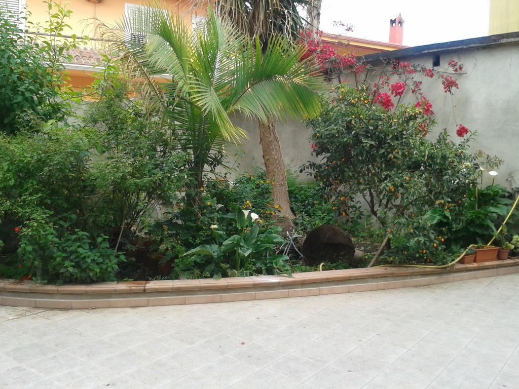 Bed And Breakfast Le Petunie Bari Sardo Kültér fotó
