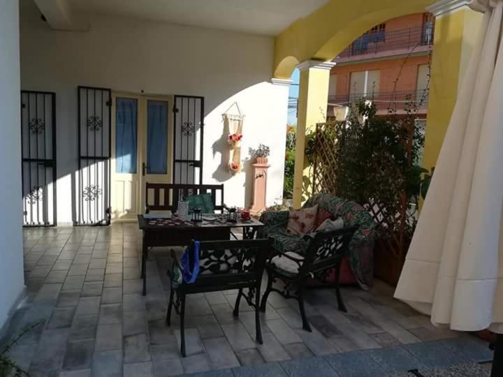Bed And Breakfast Le Petunie Bari Sardo Kültér fotó